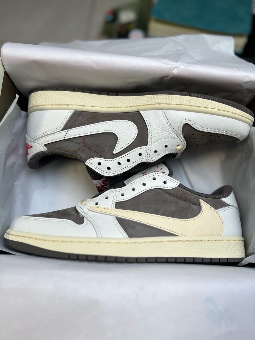 Travis Scott x Air Jordan 1 Low Reverse Mocha Sneakers